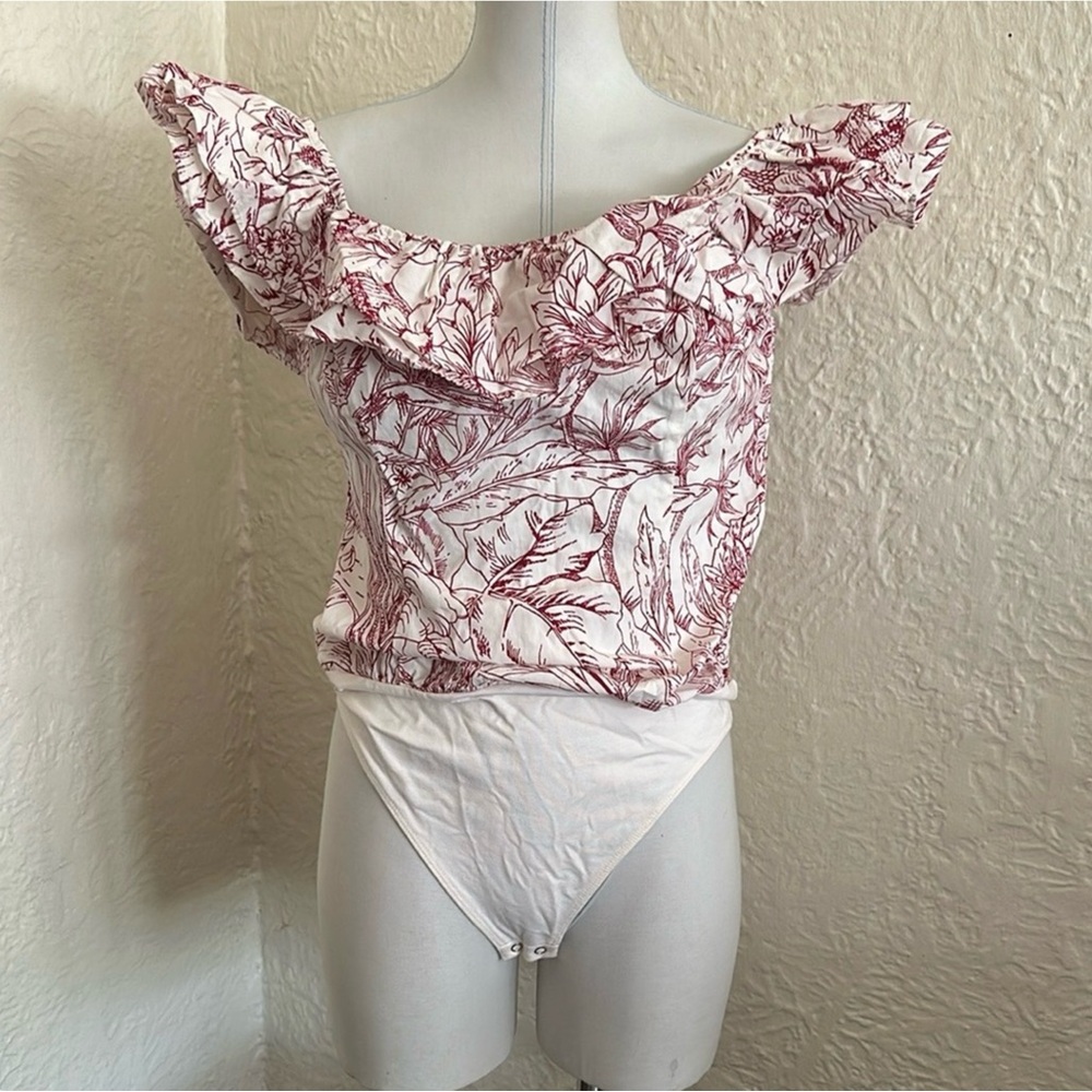 ✨ Express Ruffle Bodysuit – Ivory with Maroon Leaf Print (NWT, Size Large)